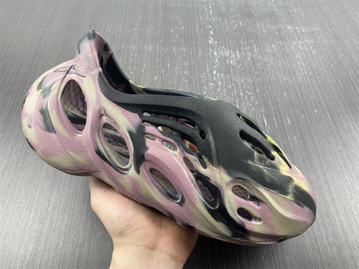 Y**zy foam rnnr “mx cardon" g9562