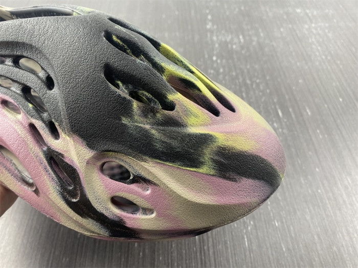 Y**zy foam rnnr “mx cardon" g9562