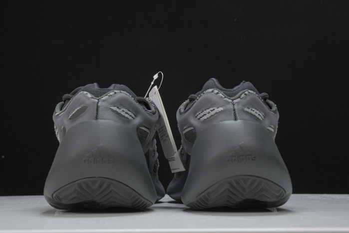 ad1d*s Y**zy 700 v3 “alvah”h67799