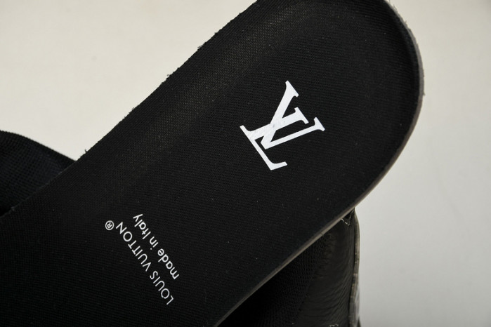 LV SNEAKER LOW   121202