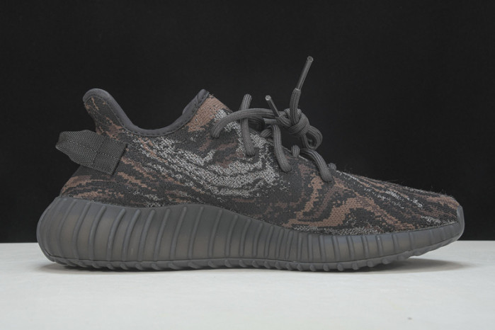 ad1d*s  Y**zy boost 350 v2 mx rock gw3774