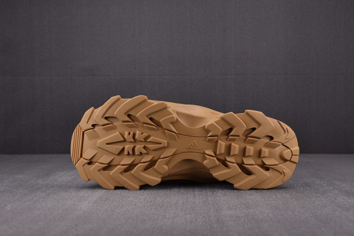 Y**zy nsltd boot  ‘khaki’   gx0054