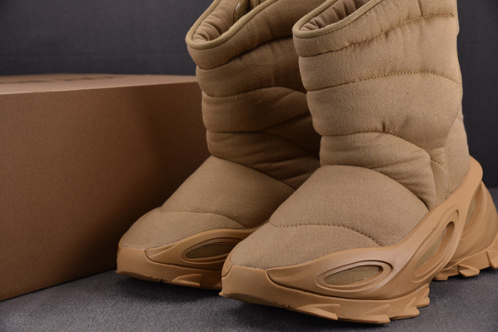 Y**zy nsltd boot  ‘khaki’   gx0054