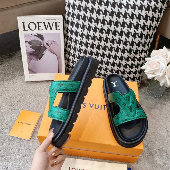 LV SLIPPERS