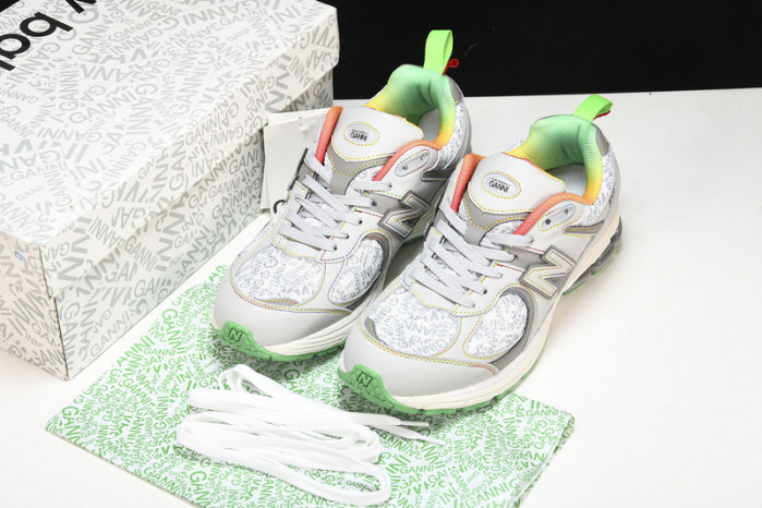 New Balance yeeshoes   ML2002RGD