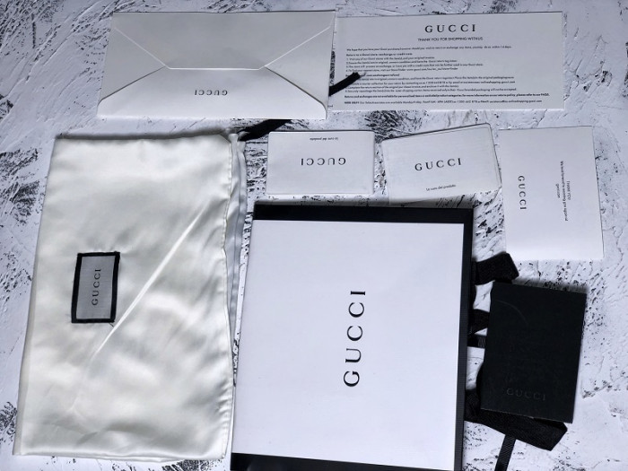 Gv*c trainer sneaker 500878 drw00 9522