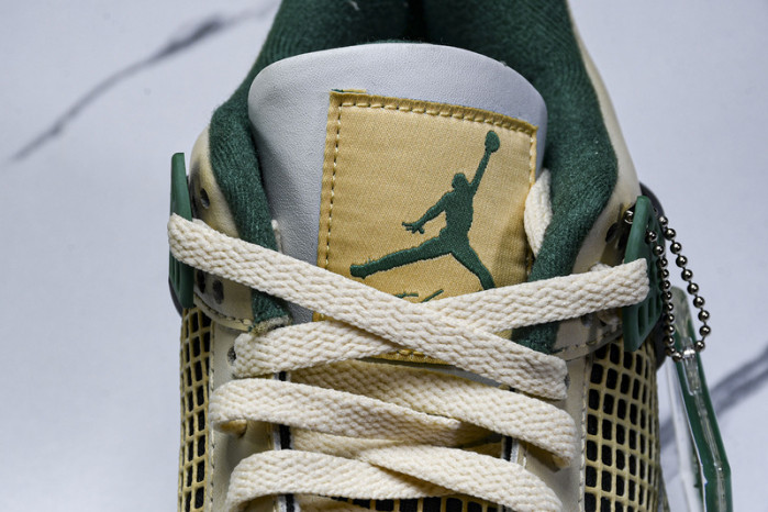 AIR JORDAN 4 RETRO    DC7770-106