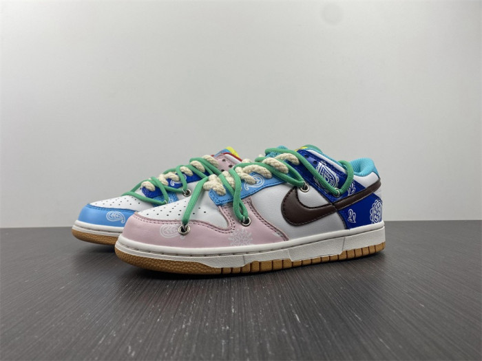 NIKE DUNK LOW SE ‘’ FREE.99'' CT2496-100