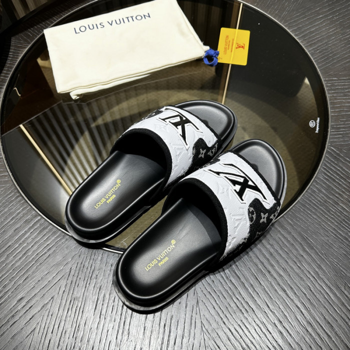LV SLIPPERS