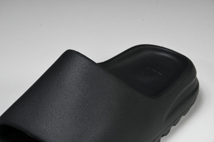 Y**zy slide onyx  hq6448