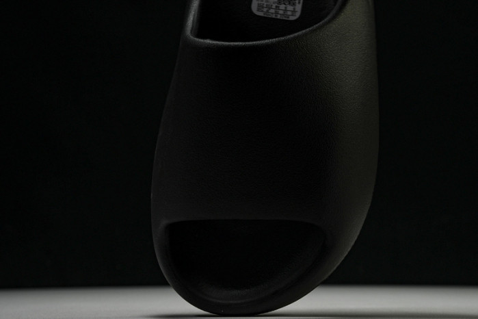 Y**zy slide onyx  hq6448