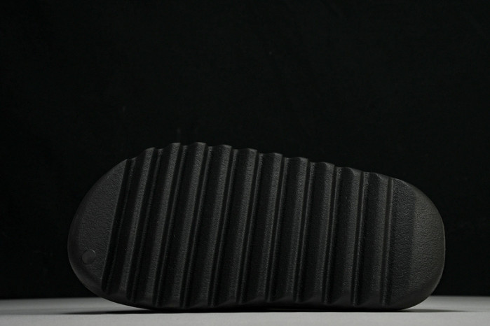 Y**zy slide onyx  hq6448