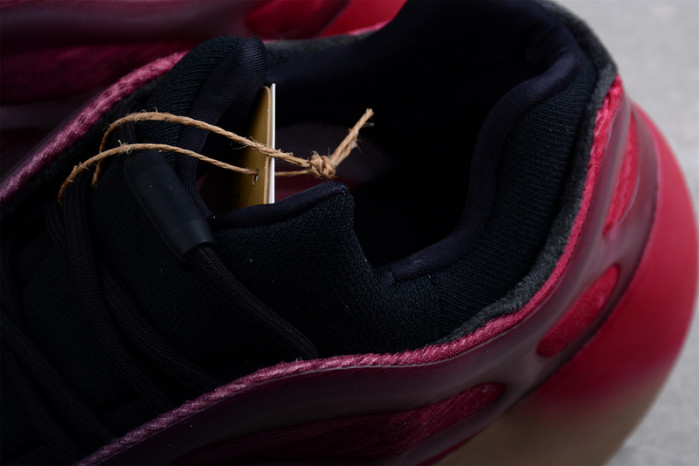 ad1d*s Y**zy 700 v3  “fade carbon” gw1814