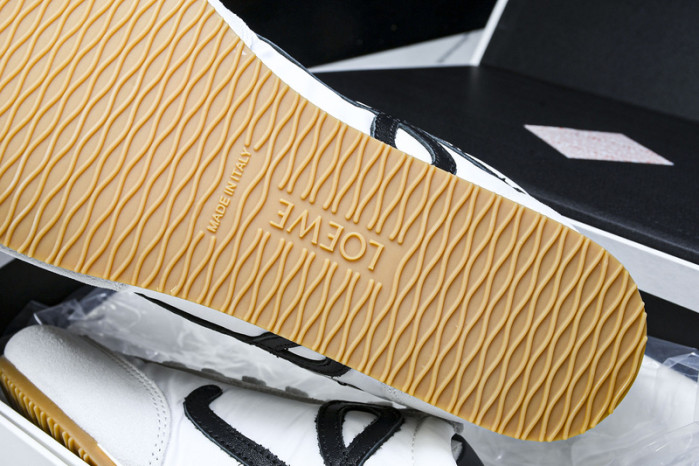 L*0ewe Ballet Runner  LW-FOR02