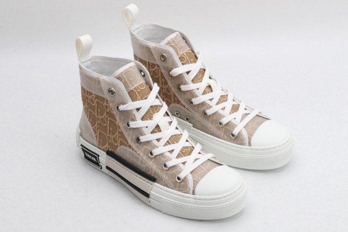 D10R B23 Oblique High Top Sneaker