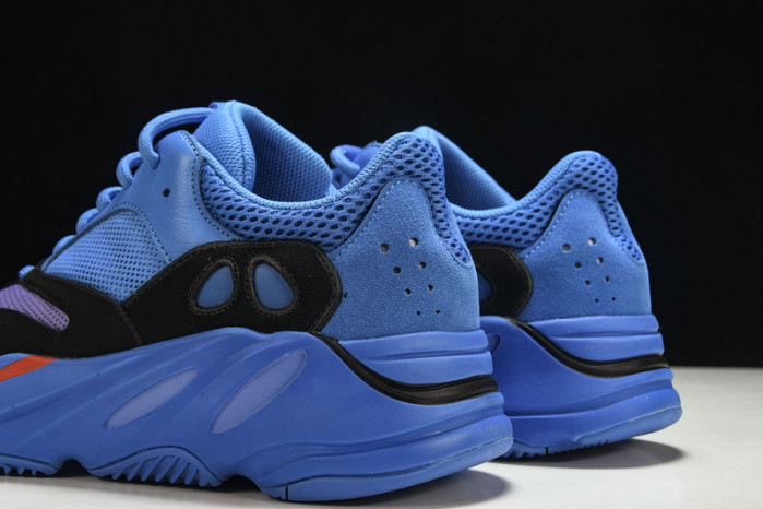 Y**zy boost 700 "hi-res blue" hp6674