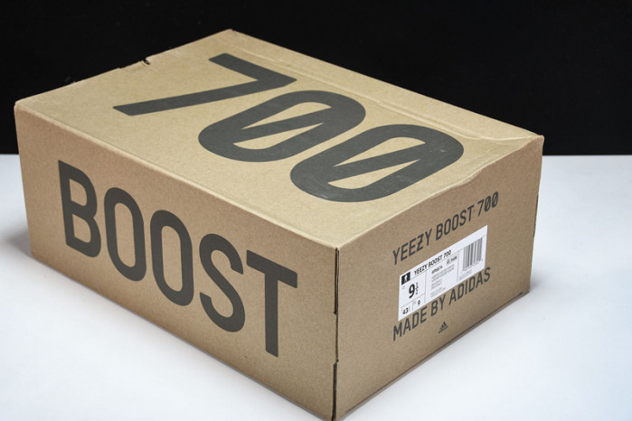 Y**zy boost 700 "hi-res blue" hp6674