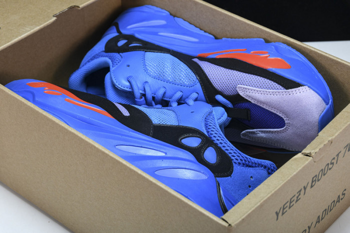 Y**zy boost 700 "hi-res blue" hp6674