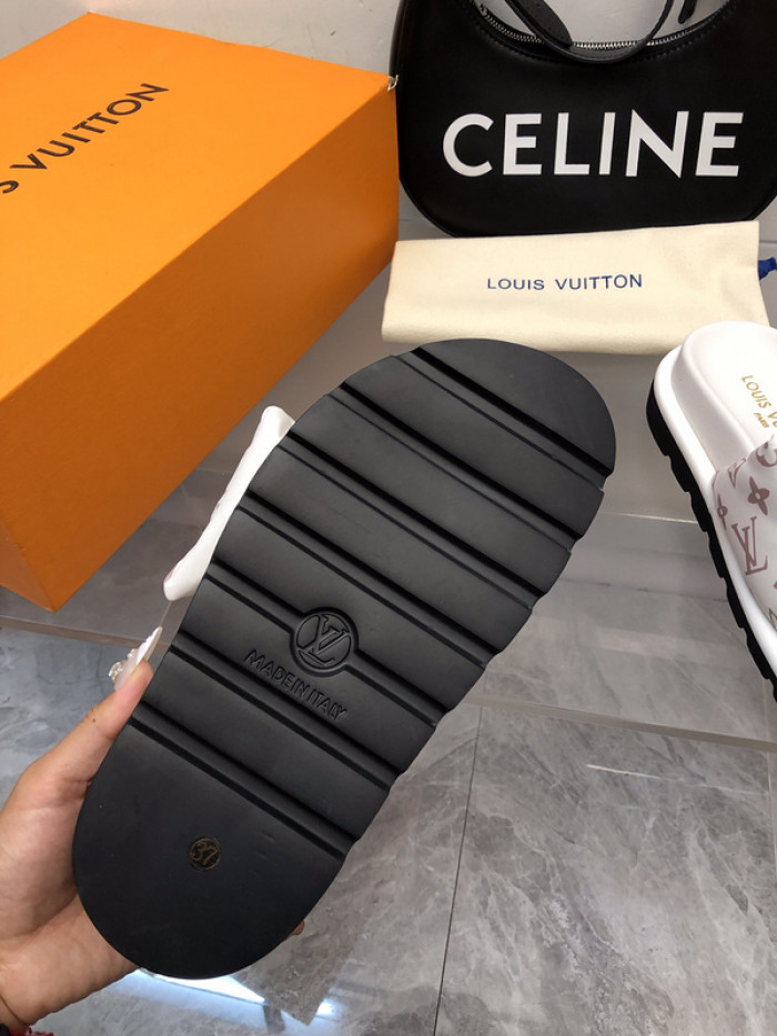LV SLIPPERS