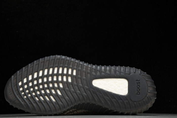 Y**zy 350 v2  “dark beluga”  hq7045