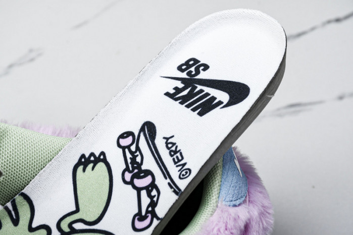 Verdy x Nike SB Dunk Low “Visty”  FN6040-400