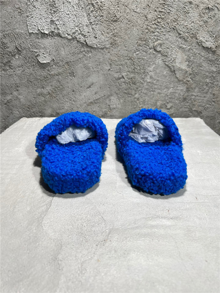 BLCG SLIPPERS