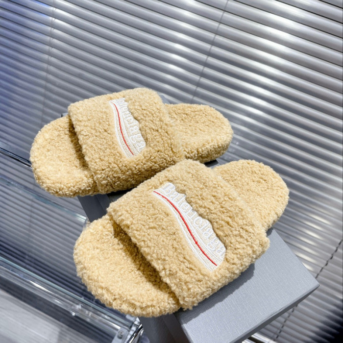 BLCG SLIPPERS