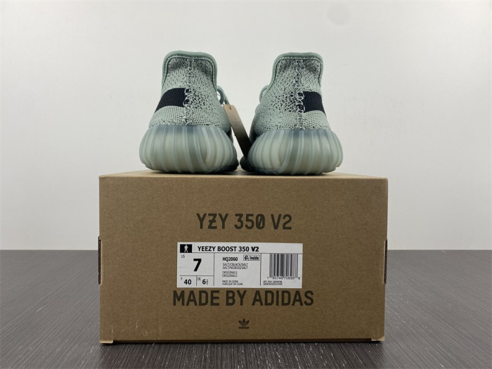 Y**zy boost 350 v2 hq2060