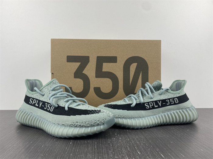 Y**zy boost 350 v2 hq2060