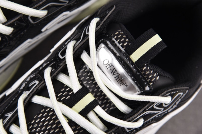 OF C/O  SNEAKER  FOR-081902