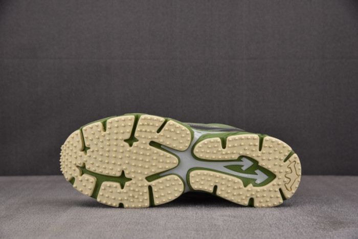 OF C/O  SNEAKER  FOR-082101