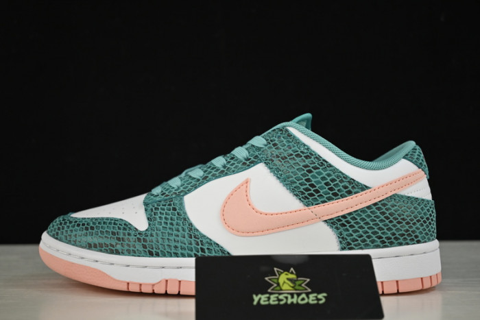 Dunk SB Low "Snake Skin" DR8577-300