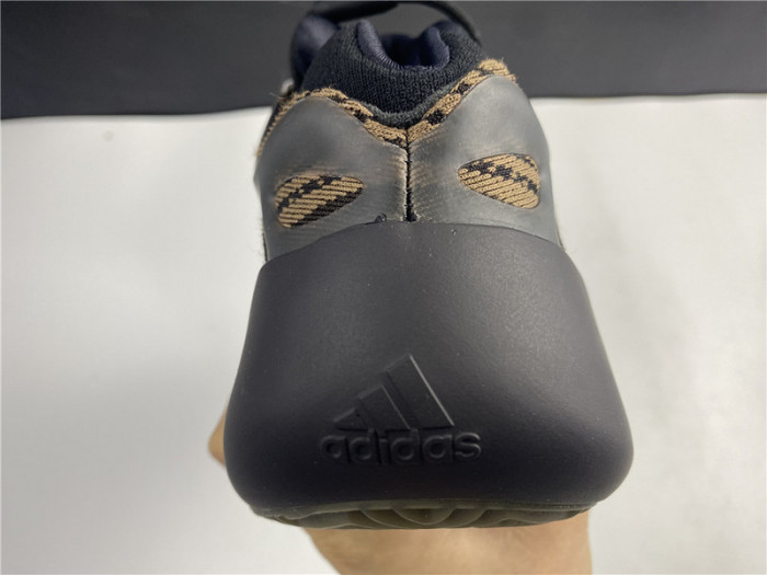 ad1d*s Y**zy 700 v3 gy0189