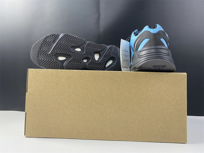 ad1d*s Y**zy boost 700 mnvn bright cyan gz3079