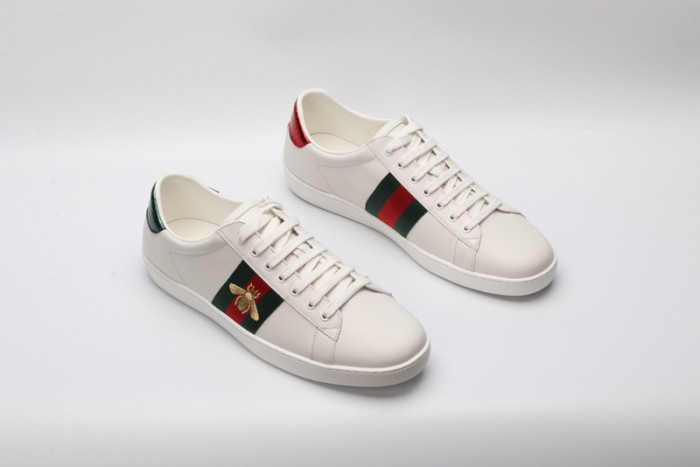 Gv*c ace embroidered low-top sneaker white with bee