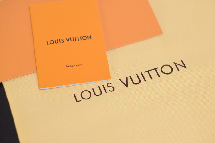 LV SNEAKER LOW YEE-002