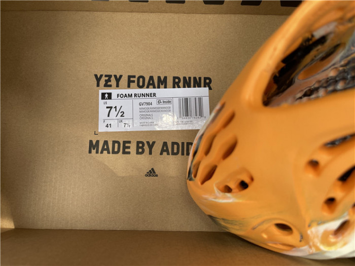 ad1d*s Y**zy foam rnnr mxt moon