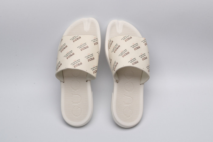 Gv*c slippers