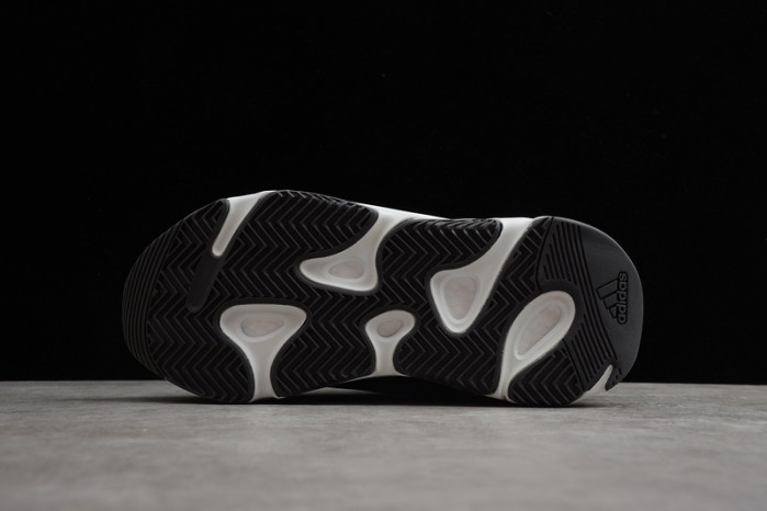 ad1d*s Y**zy boost 700 mnvn black and white  fv4445