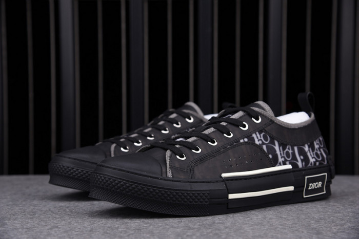 D10R B23 Sneakers Low Top