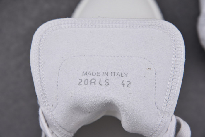 D10R B23 Oblique High Top Sneaker