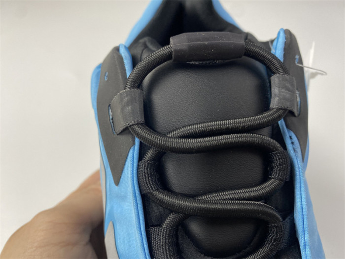 ad1d*s Y**zy boost 700 mnvn bright cyan gz3079